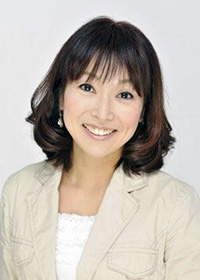 上出　佳子