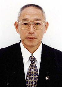 君原　健二
