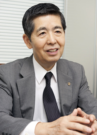 御園　富士夫