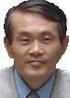 中須　満